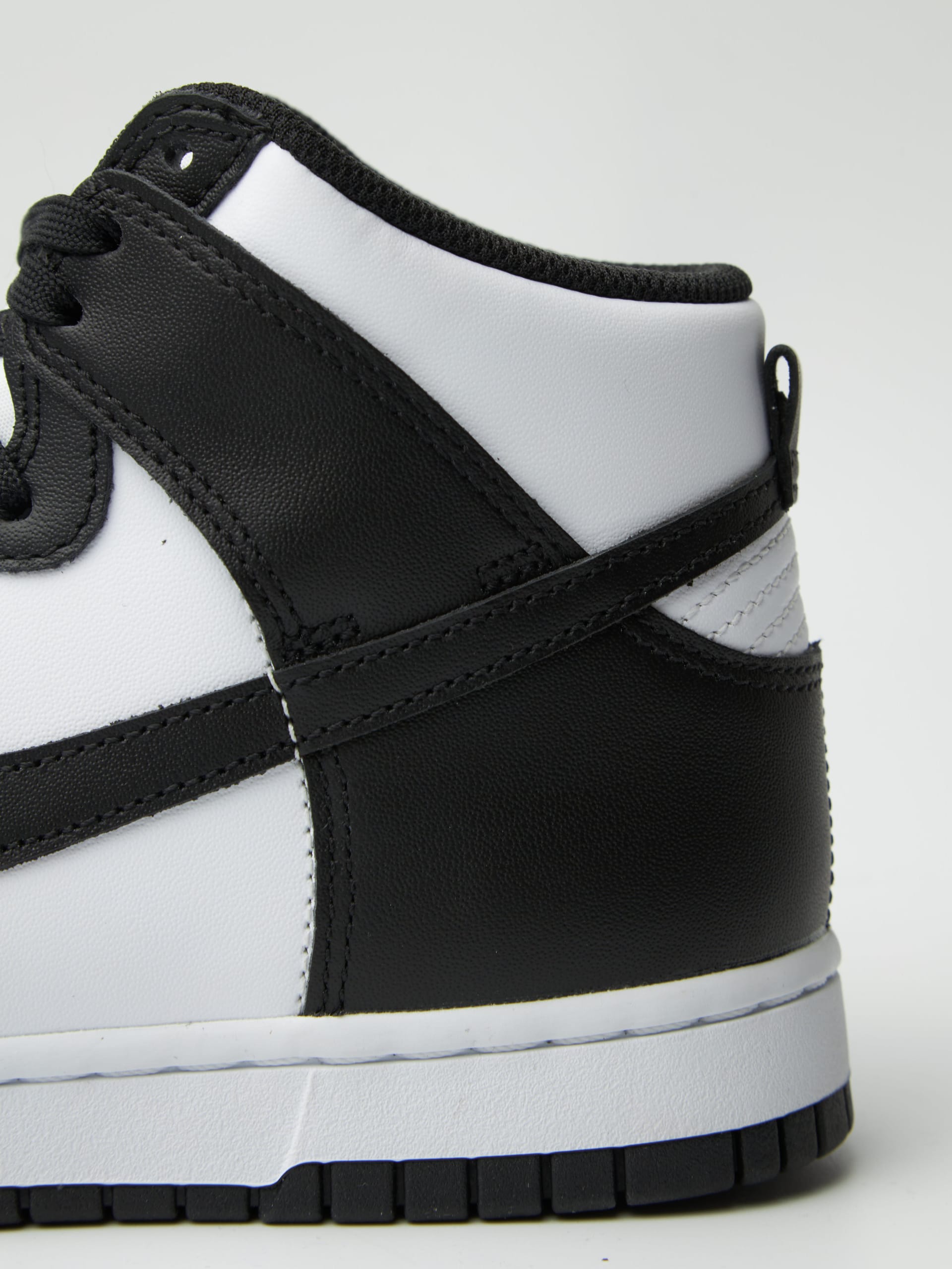 Nike hi top black best sale