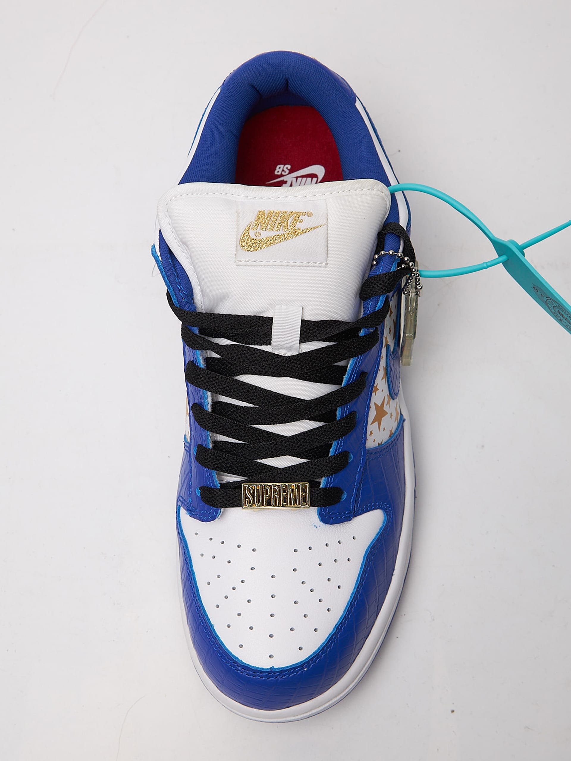 Nike SB Dunk Low OG QS White / Hyper Blue - Metalic Gold Sneakers