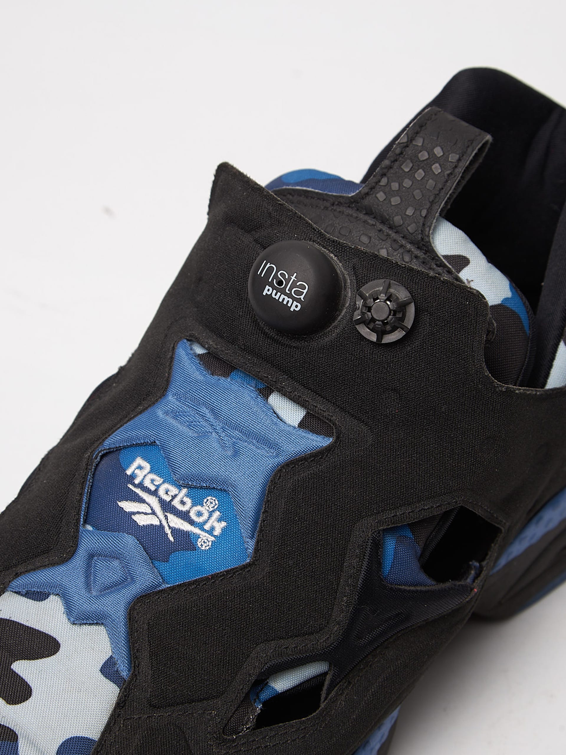 Instapump fury shop sneakers