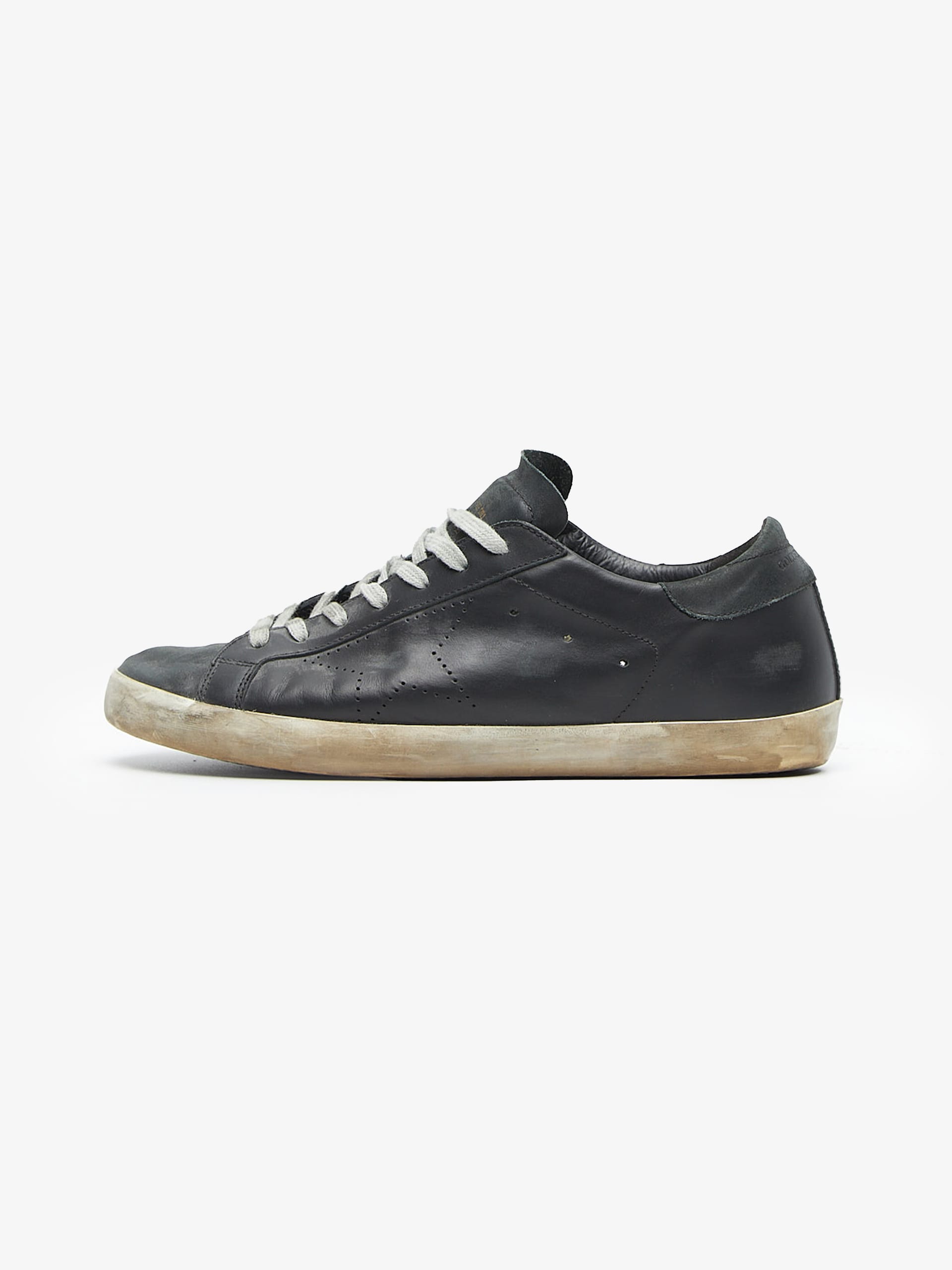 Black star golden goose hot sale sneakers