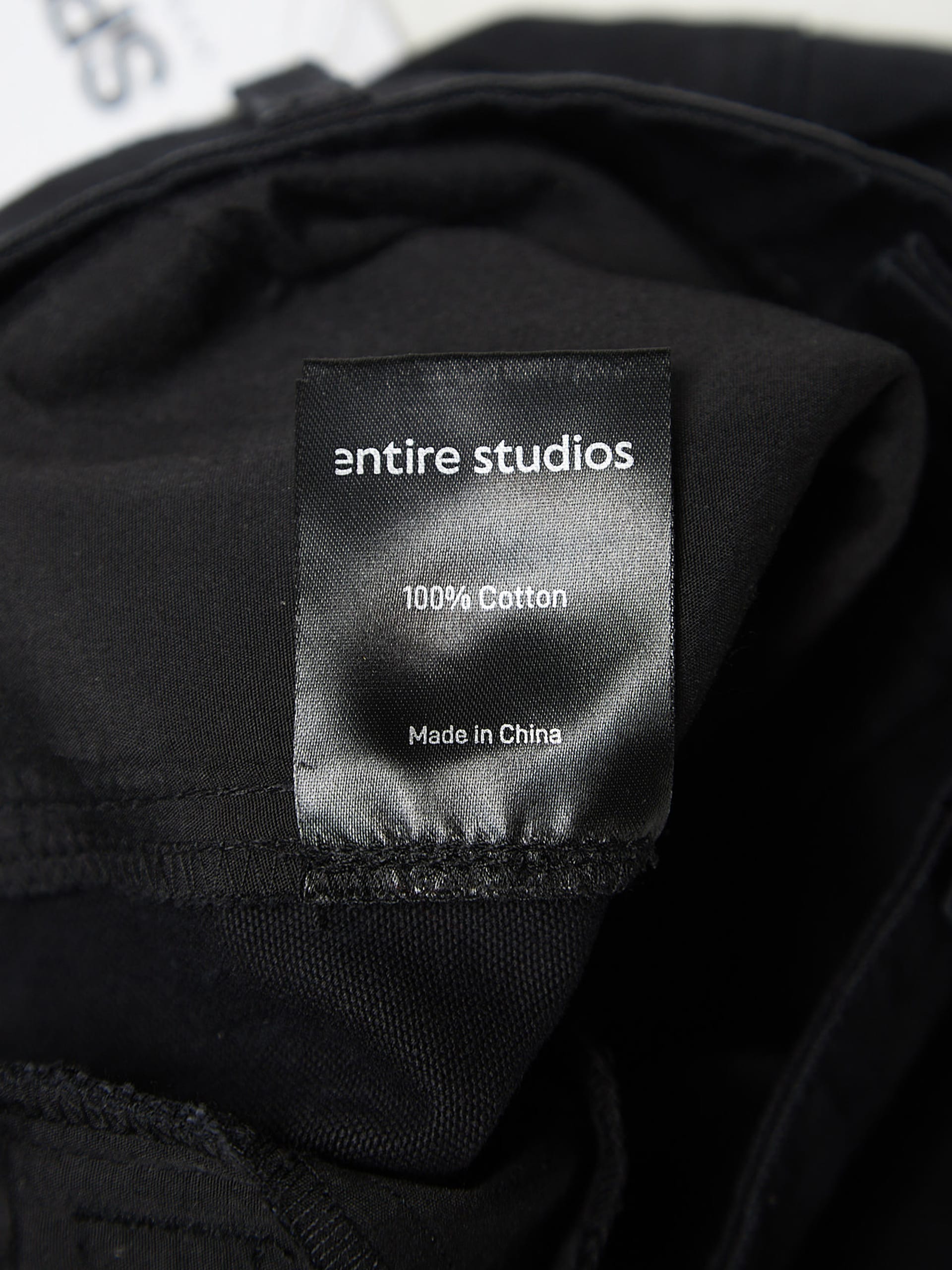 Hard cotton canvas cargo pants in black - Entire Studios
