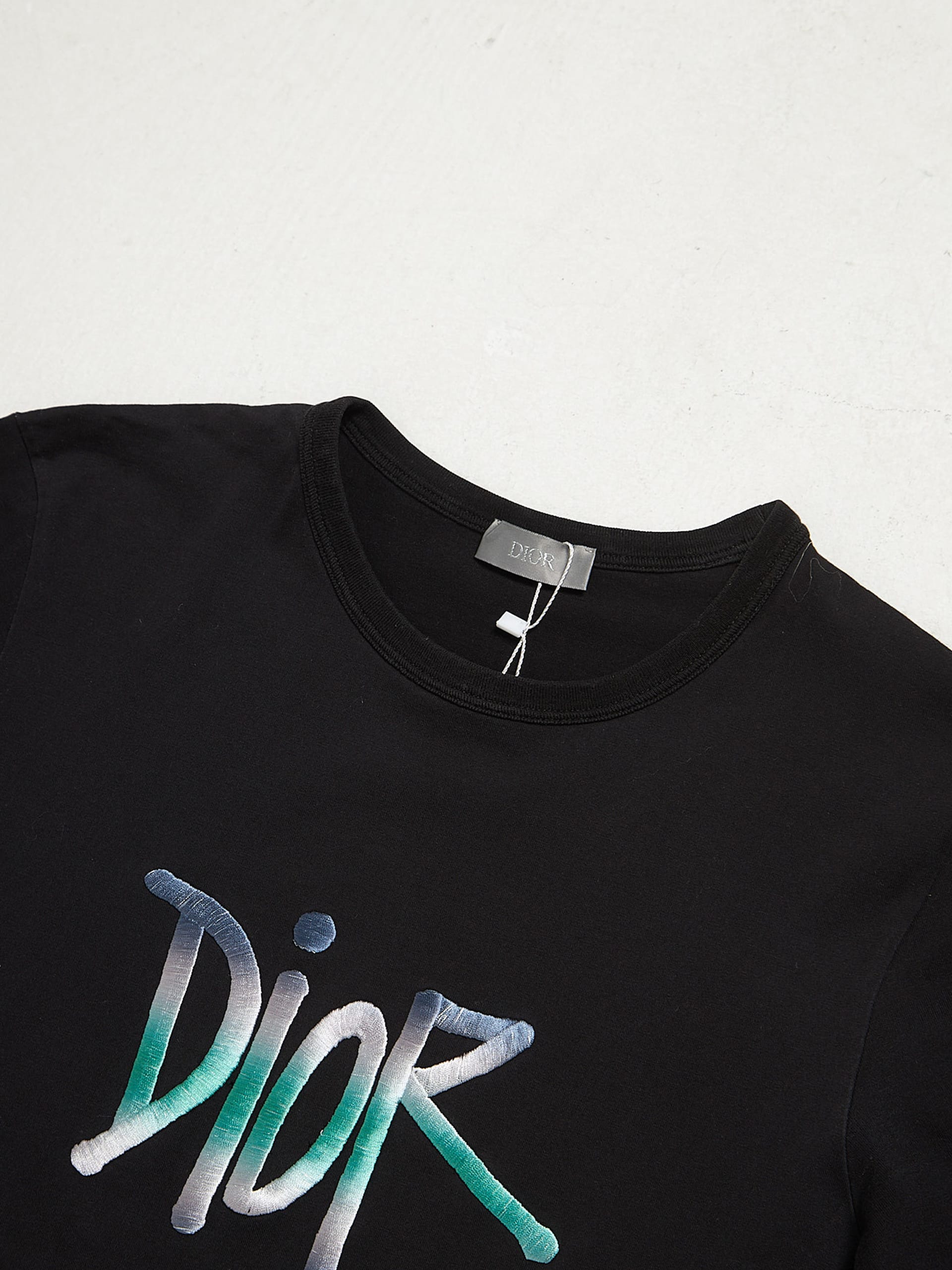 Dior logo t shirt hotsell